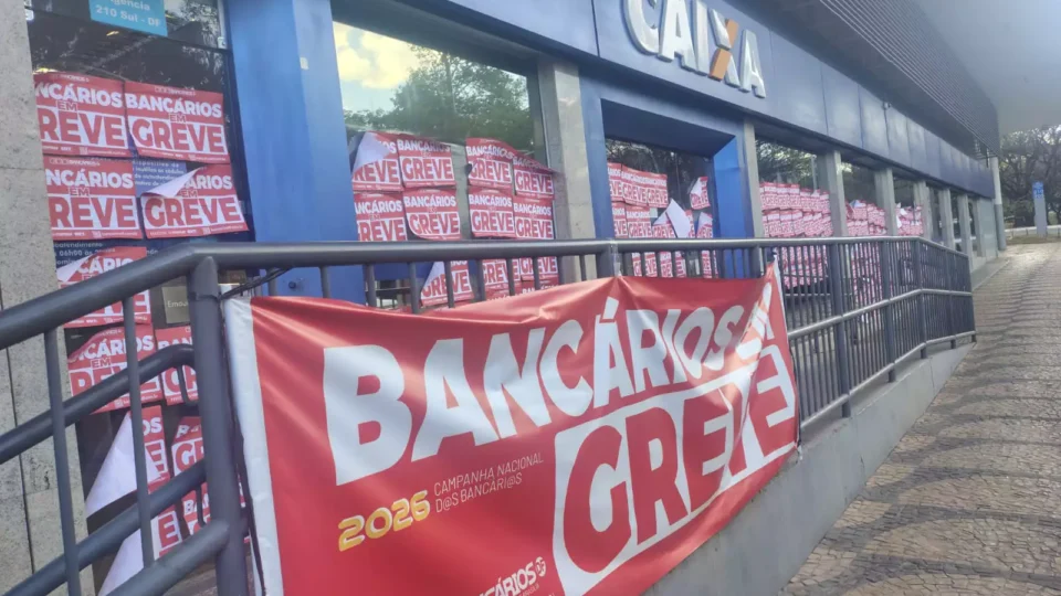 Greve na Caixa: banco apresenta nova proposta para plano de saúde e categoria vota na segunda