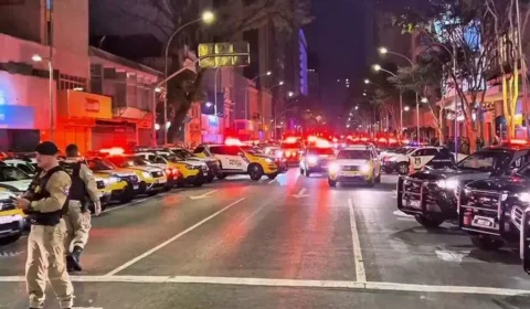 Forças de segurança se reúnem na Rua Marechal Deodoro para operação em Curitiba