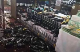 Homem quebra garrafas de vinho e causa prejuízo de R$ 60 mil em supermercado no interior de SP