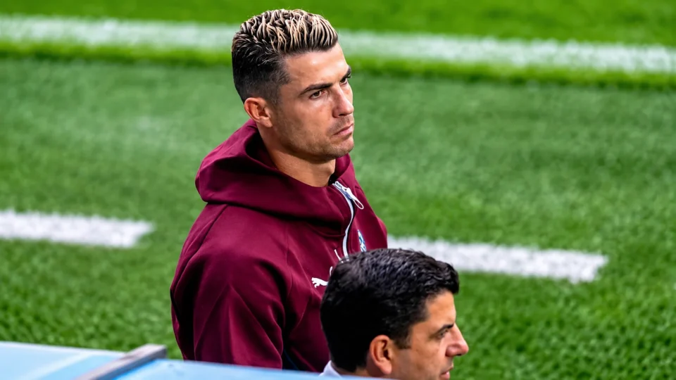 Cristiano Ronaldo deixa treino de Portugal após coletiva de Jorge Jesus