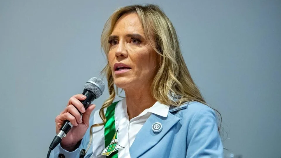 Celina Leão comemora acordo que suspendeu greve dos rodoviários no DF: “Excelente notícia”