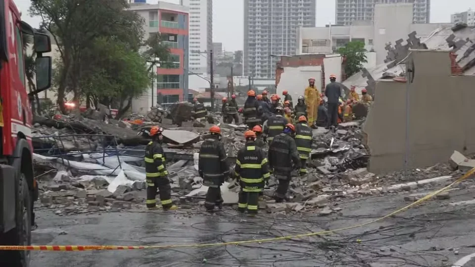Obra que desabou na Zona Leste de SP já havia sido alvo de ação judicial da Prefeitura