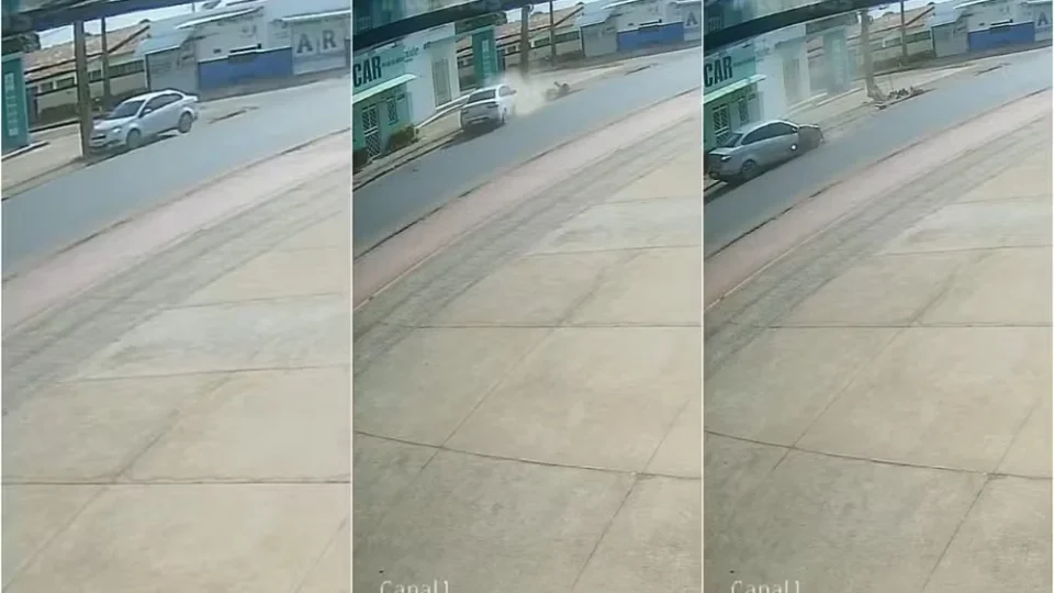 Motorista perde controle de carro e bate contra poste em Boa Vista