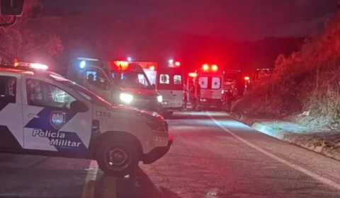 Acidente com ônibus deixa nove mortos e feridos na BR-262, no Espírito Santo