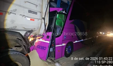 Acidente entre ônibus e carreta deixa oito feridos na Castello Branco