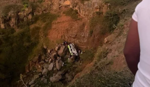 Acidente com ônibus de excursão estudantil deixa 25 mortos em Cabo Verde