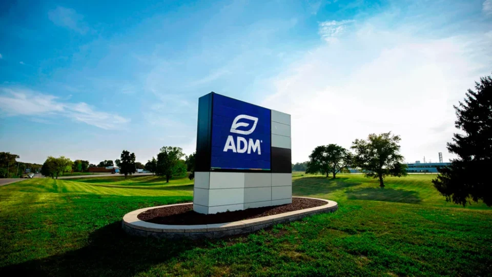 ADM prepara entrada no mercado de carbono com captura de 800 mil toneladas de CO₂ por ano