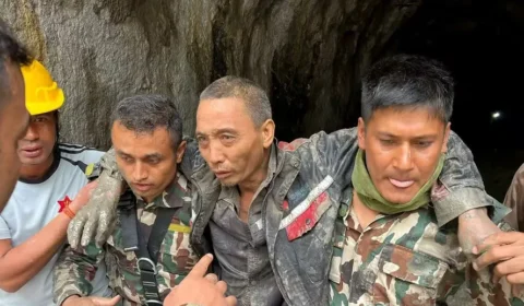 Chinês é resgatado com vida após passar 10 dias preso em túnel soterrado no Nepal