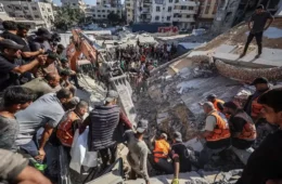 Prédio desaba em Gaza e deixa ao menos 20 mortos; vídeo mostra resgate de menino