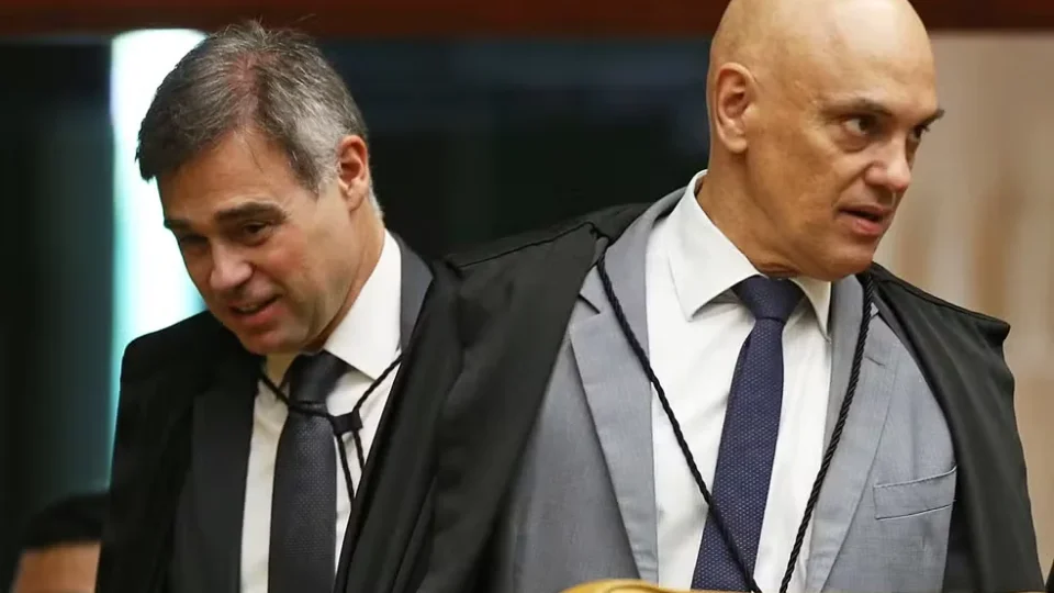 BOMBA NO STF: Mendonça pede afastamento de Moraes e confronto entre ministros explode