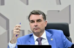 Mendonça determina remoção de posts que associam Flávio a mudança no título de Nossa Senhora Aparecida