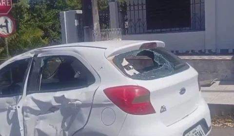 VÍDEO: entregador de app é arremessado de moto após colisão com carro em Macapá