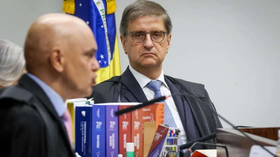“Amizade é tudo”: mensagens mostram proximidade de Gonet com Vorcaro enquanto PGR tenta anular relatório da PF
