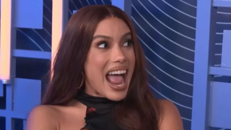 “Tive vontade de chorar”: Anitta critica técnica vocal de participantes do Estrelas da Casa