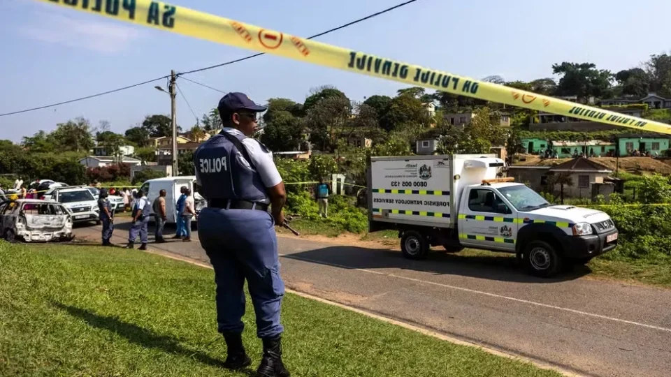 Dois ataques a tiros deixam 27 mortos e 26 feridos na África do Sul