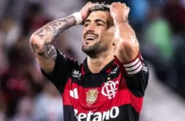 Arrascaeta fratura punho pelo Uruguai e terá que passar por cirurgia