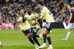 Aston Villa vence troca de gols e lidera por 3 a 2 diante do Club Brugge pela Champions