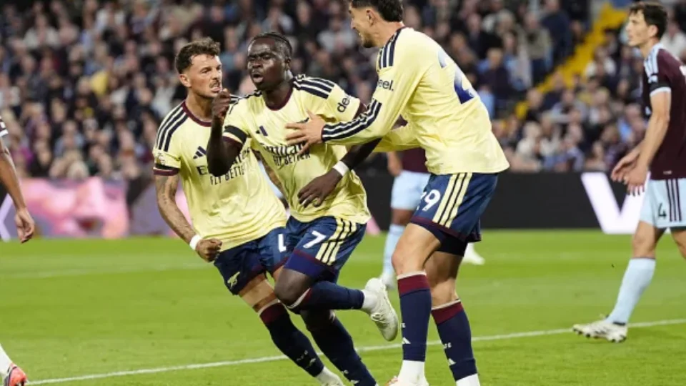 Aston Villa vence troca de gols e lidera por 3 a 2 diante do Club Brugge pela Champions