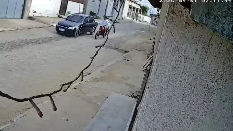 Assalto à casa de prefeito deixa família sob restrição na Paraíba