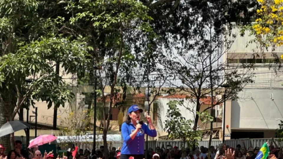 “Estamos em guerra”: Tebet convoca mulheres contra Flávio e Tarcísio