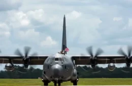 Avião que participou da captura de Nicolás Maduro pousa em base aérea de Campo Grande