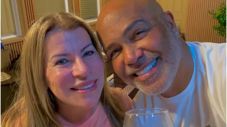 Esposa de Rick deixa os EUA e retorna ao Brasil após marido desaparecer junto com helicóptero