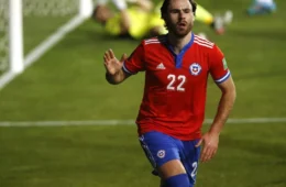 Canadá e Chile duelam em Toronto na renovação do futebol