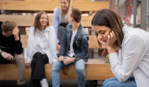 Timidez ou ansiedade social? Veja os sinais que ajudam a diferenciar