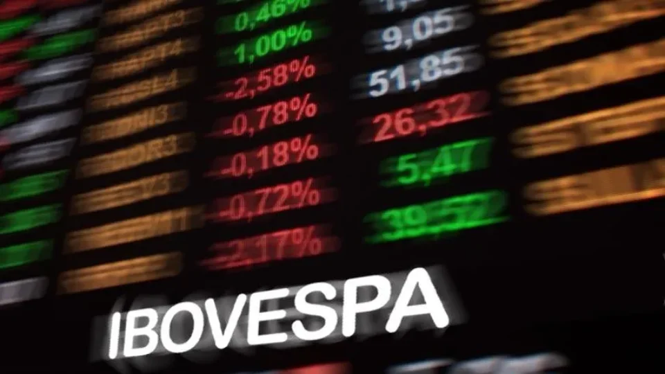 Ibovespa sobe em setembro com retorno de estrangeiros e expectativa de queda dos juros