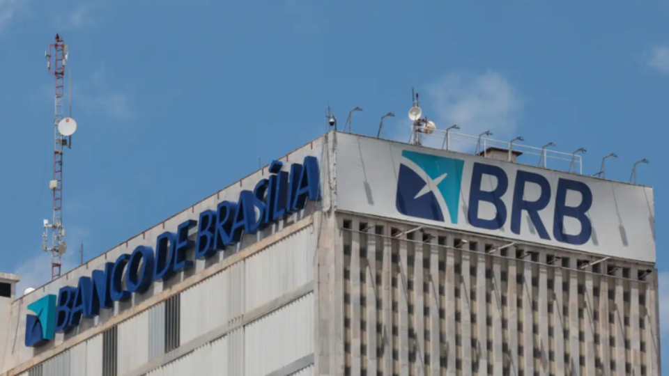 Mensagens mostram alertas ignorados por ex-dirigentes do BRB em negócios com o Banco Master, aponta PF