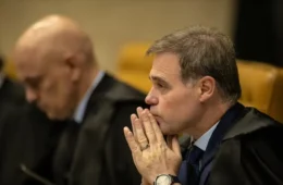 Mendonça retira sigilo de investigação sobre mensagens entre Moraes e Vorcaro