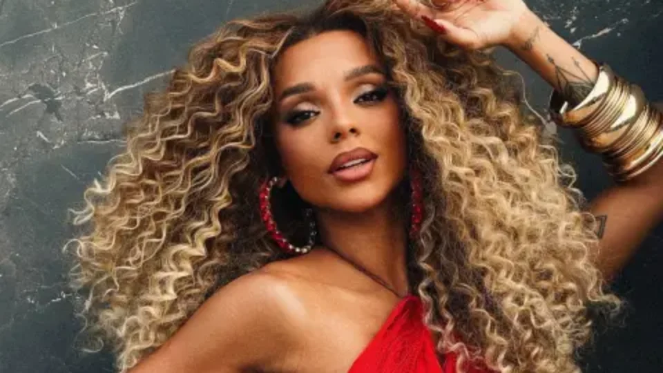 Brunna Gonçalves nega saída da Grande Rio após coroação de Anitta: ‘Não tem rivalidade’
