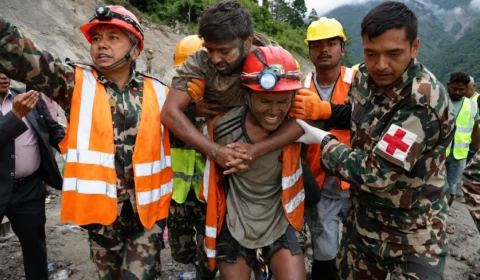 Trabalhador é resgatado após 9 dias em túnel no Nepal e revela por que ficou para trás