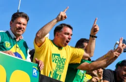 Flávio decide participar de debate mesmo sem a presença de Lula