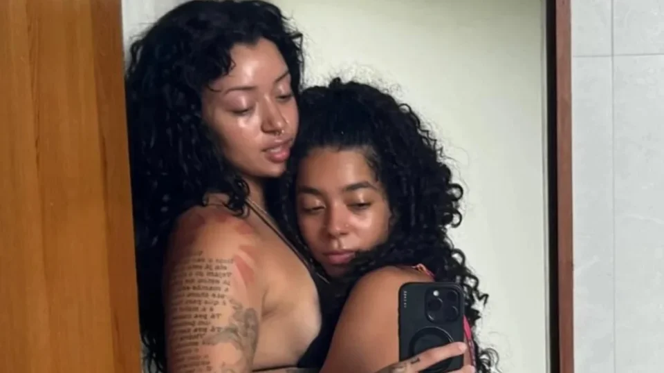 Quem é Amber Marie, a americana que namora a filha de Carla Perez e Xanddy e já chamou a sogra de “mamãezinha”