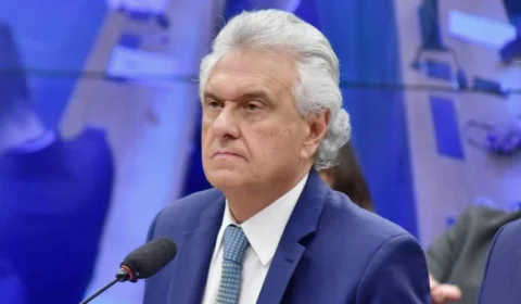 Caiado pede afastamento imediato de Moraes após revelação de conversas com Vorcaro