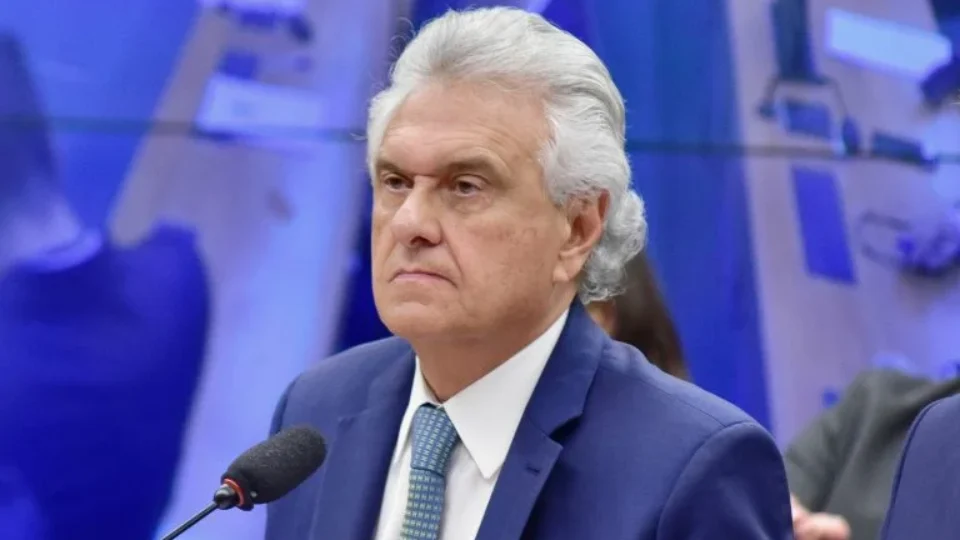 Caiado pede afastamento imediato de Moraes após revelação de conversas com Vorcaro