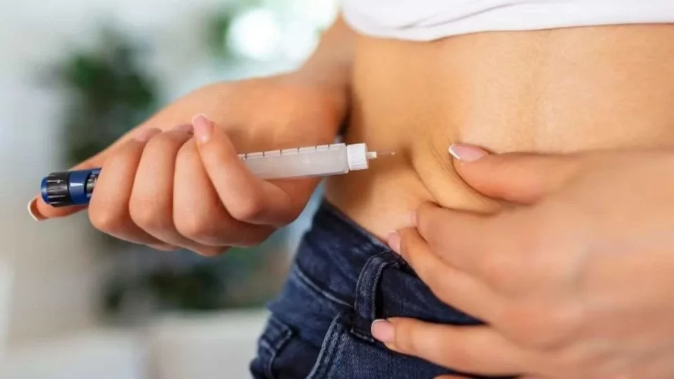 Canetas emagrecedoras podem afetar menstruação e ovulação? Entenda o que estudo aponta