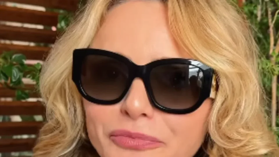 Rita Guedes relata quase perda da visão após blefaroplastia e revela complicações graves