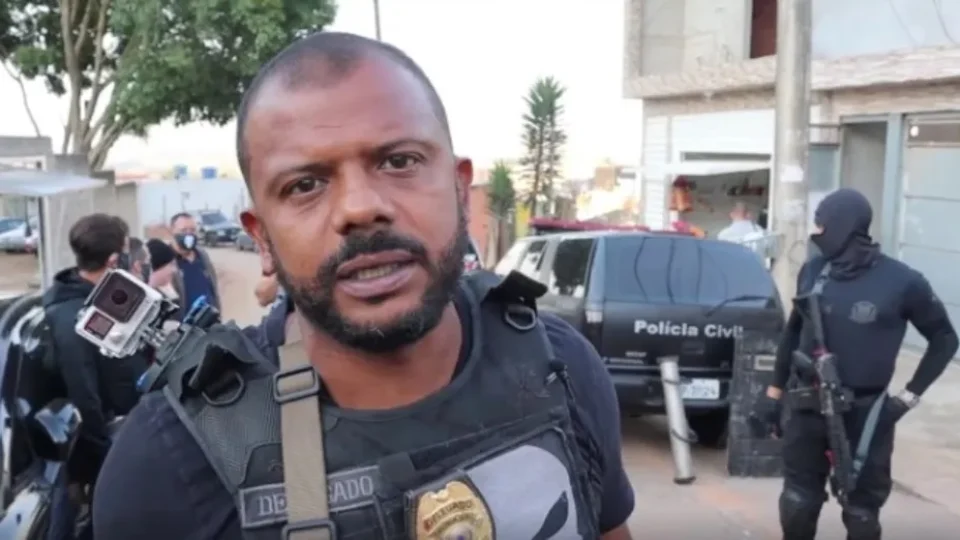 Justiça suspende demissão do Delegado Da Cunha após decisão de Tarcísio