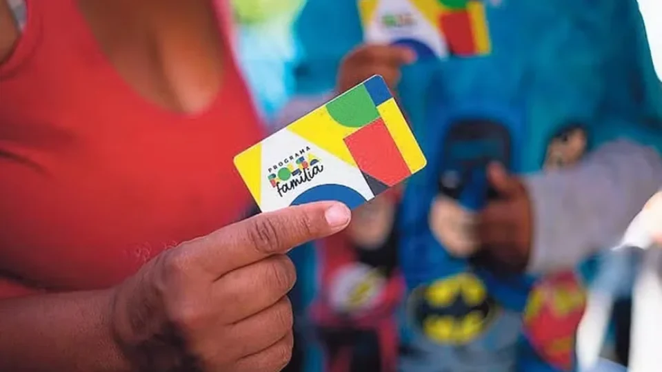Bolsa Família vai subir para R$ 691 em outubro; veja quem recebe, quanto aumenta e quando começa o pagamento