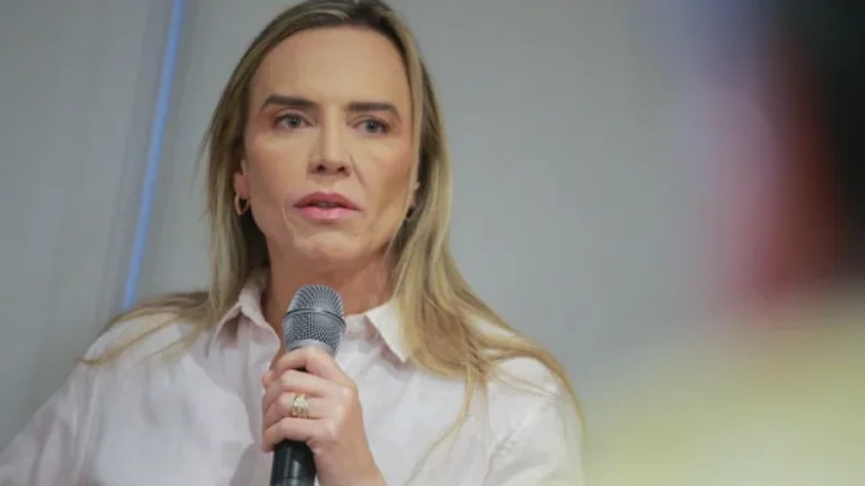 Oposição protocola pedido de impeachment contra Celina Leão na CLDF