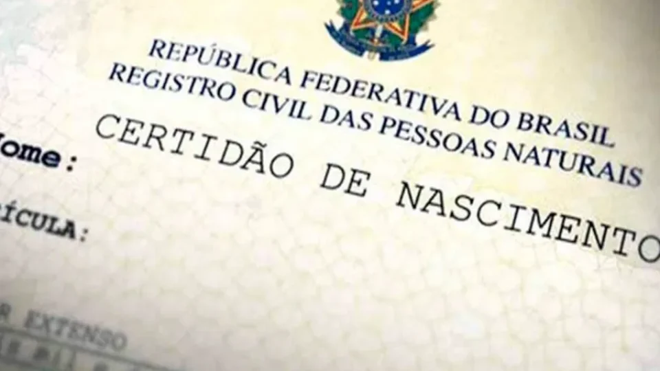 Justiça de SP nega pedido de homem para retirar sobrenome “Flor” após alegação de piadas