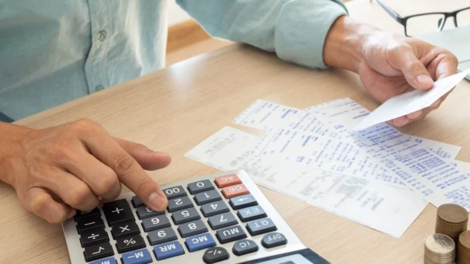 Tarifas bancárias: como evitar cobranças desnecessárias e economizar