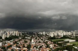 Defesa Civil alerta para chuva de até 100 mm e risco de deslizamentos em SP