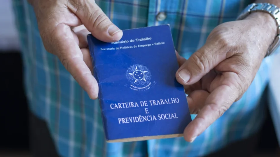 Desemprego fica em 5,3% em agosto e Brasil bate recorde de 103,5 milhões de ocupados