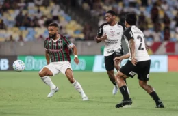 Fluminense vence Corinthians e amplia crise na Neo Química Arena