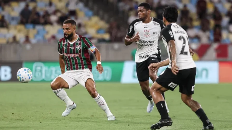 Fluminense vence Corinthians e amplia crise na Neo Química Arena