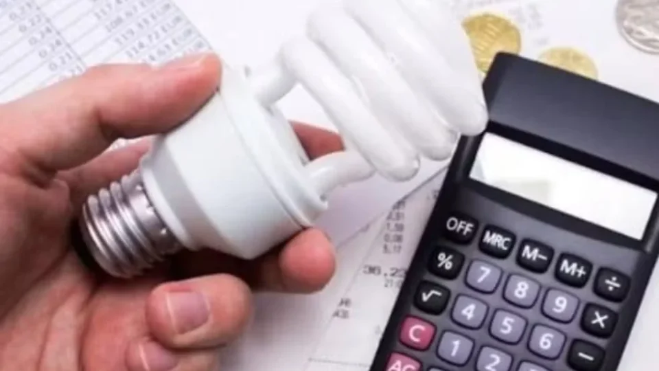 Conta de luz terá cobrança extra em seis municípios do Amazonas em setembro