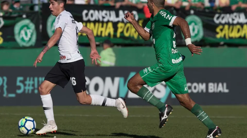 Corinthians x Chapecoense: onde assistir ao vivo, horário e escalações pelo Brasileirão